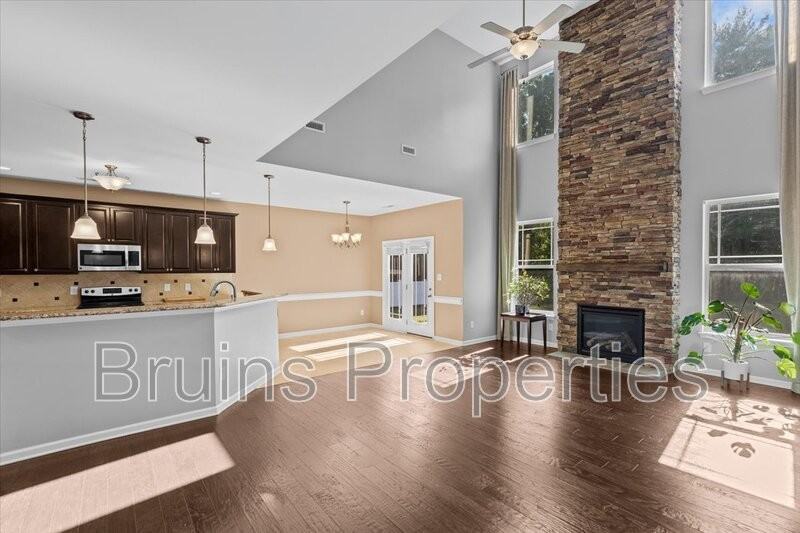 1814 Castlegate Ct - Photo 4 of 38