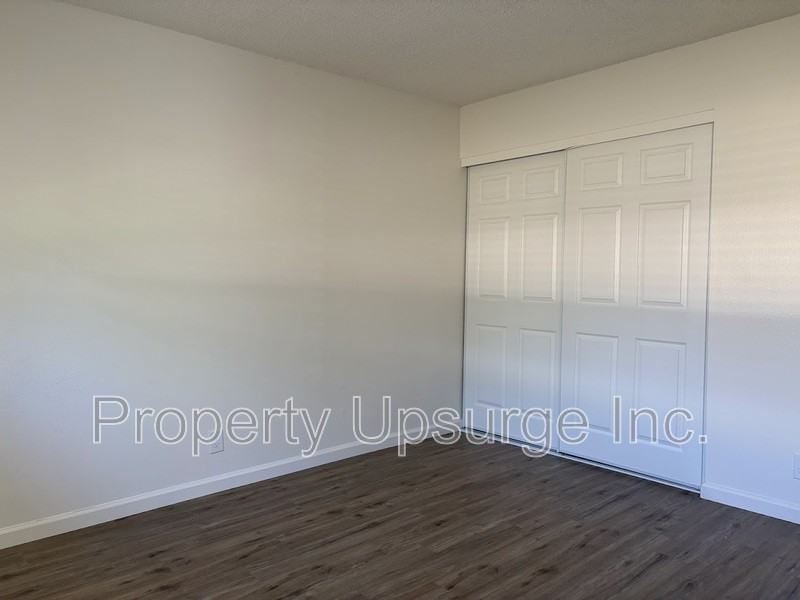 83 Mono Ave - Photo 6 of 8
