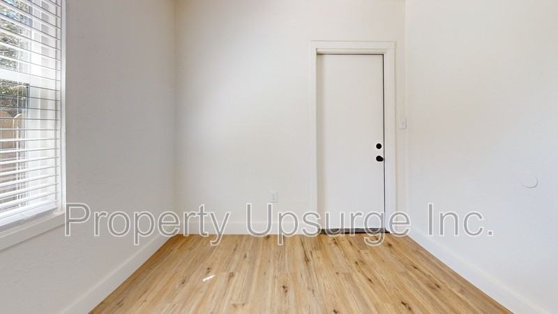 4566 Virginia Ave - Photo 7 of 11