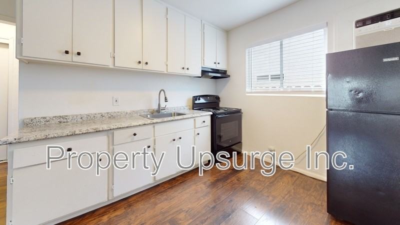 1558 Bridge St #19 - Photo 2 of 10