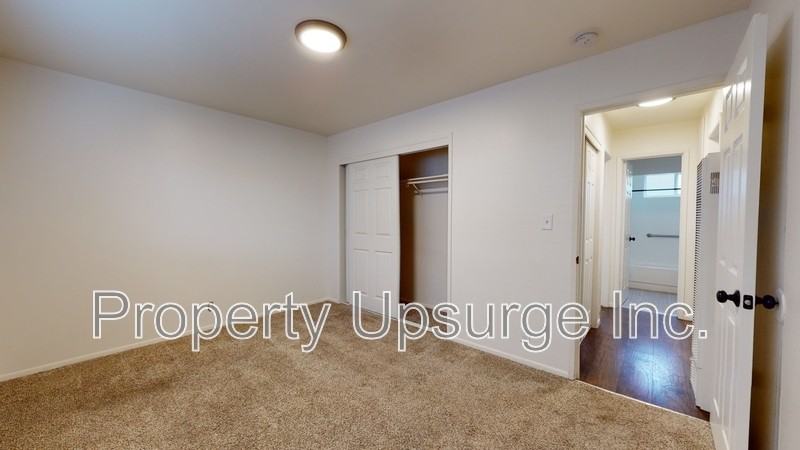1558 Bridge St #19 - Photo 5 of 10