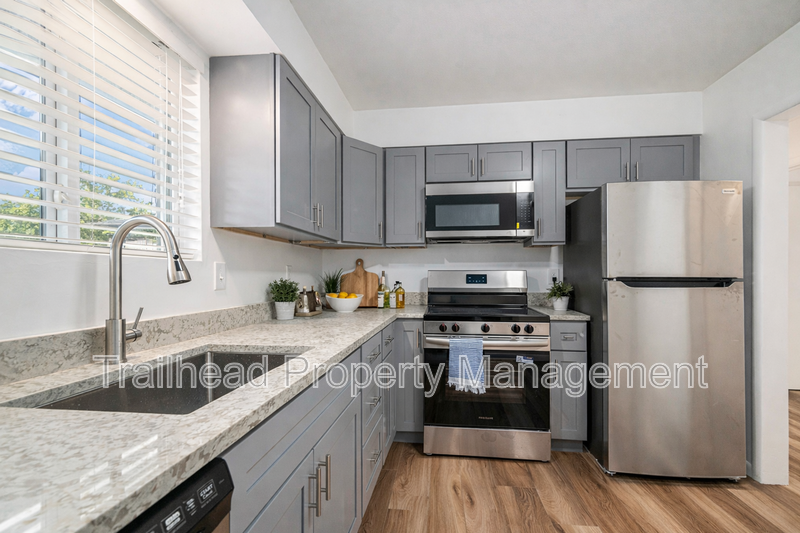 8316 Robinson St #4 - Photo 5 of 17