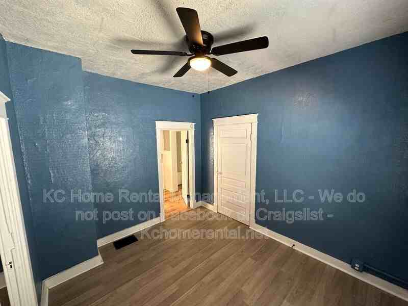 5233 E 6th St #2 - Photo 4 of 30