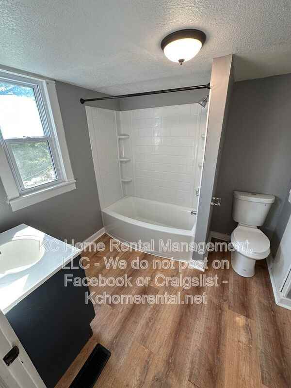 5233 E 6th St #2 - Photo 6 of 30
