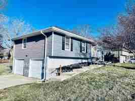 featured image of 10606 N Oak Trfy