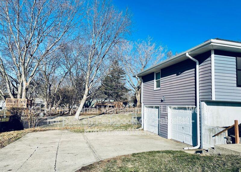 10606 N Oak Trfy - Photo 2 of 27