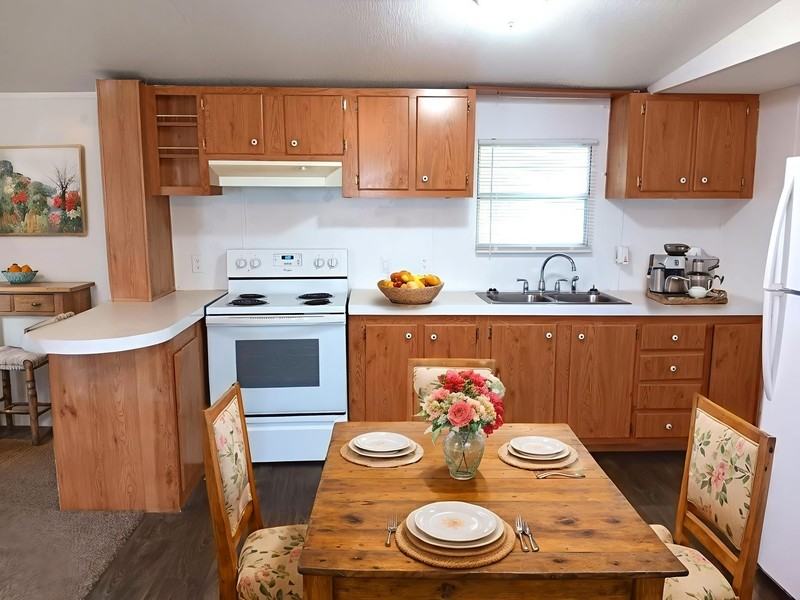 3230 S Loopeast , - Photo 4 of 10