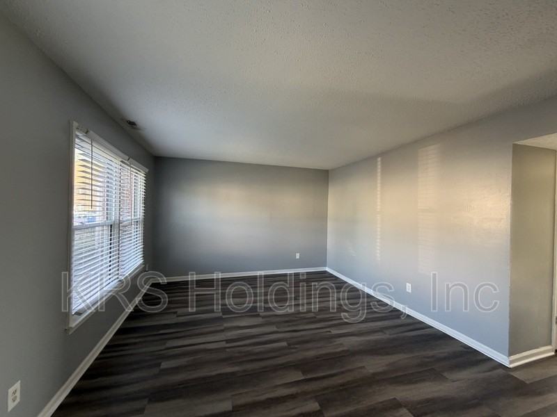 1232 White Birch Ln - Photo 2 of 12