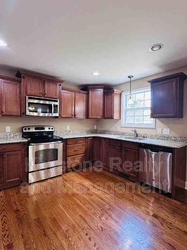 2469 Senseney Dr - Photo 2 of 17