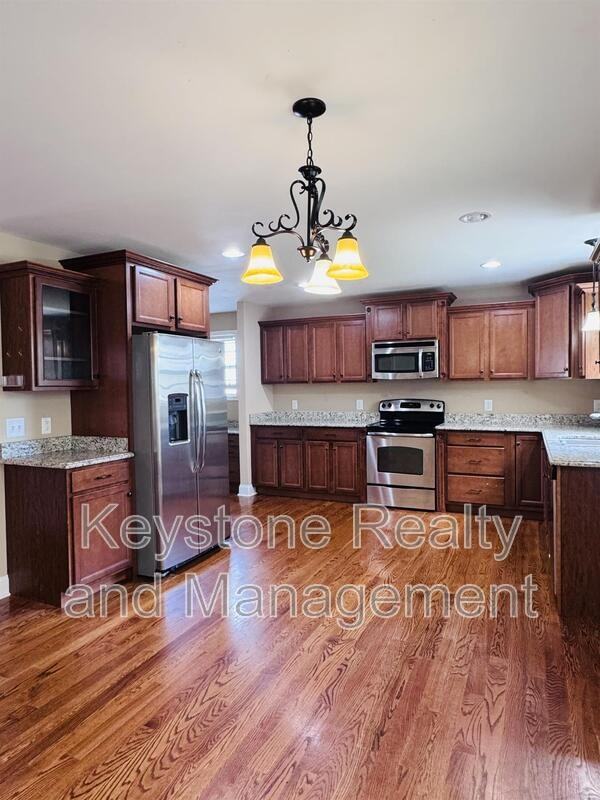 2469 Senseney Dr - Photo 3 of 17