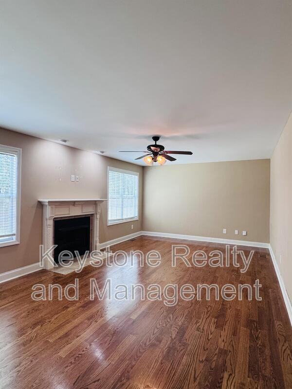 2469 Senseney Dr - Photo 4 of 17