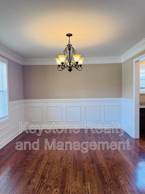 2469 Senseney Dr - Photo 5 of 17