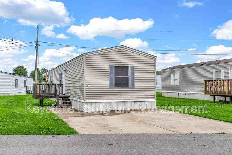 918 Gabby Ln - Photo 2 of 15