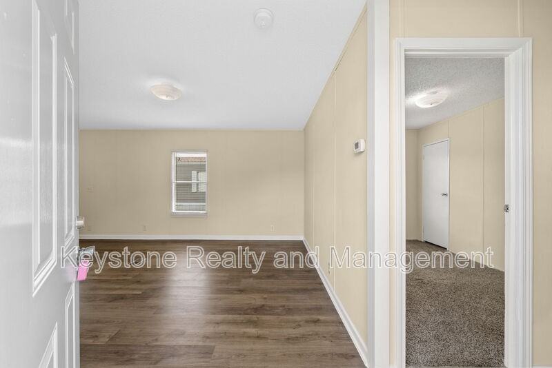 918 Gabby Ln - Photo 3 of 15