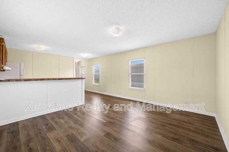 918 Gabby Ln - Photo 4 of 15