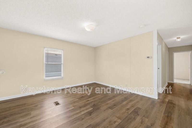 918 Gabby Ln - Photo 5 of 15
