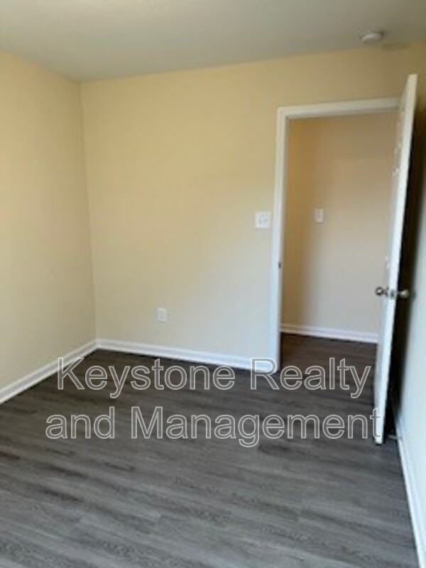 155 Mace Ln - Photo 3 of 9