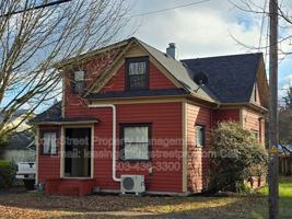featured image of 1052 Sw Western Blvd