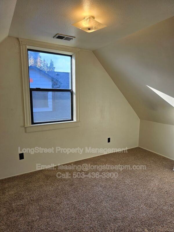 1052 Sw Western Blvd - Photo 6 of 21