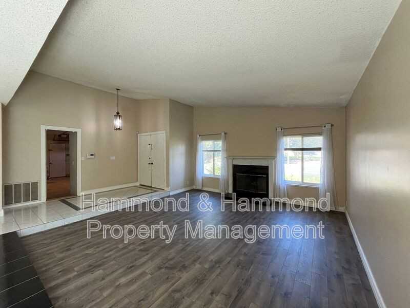 2534 Roxy St - Photo 3 of 19