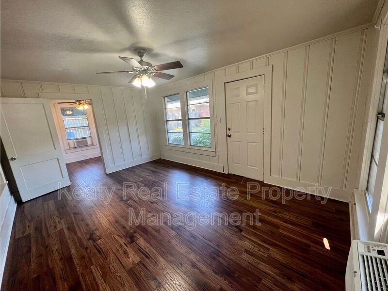 503 Southdown Pl - Photo 5 of 18