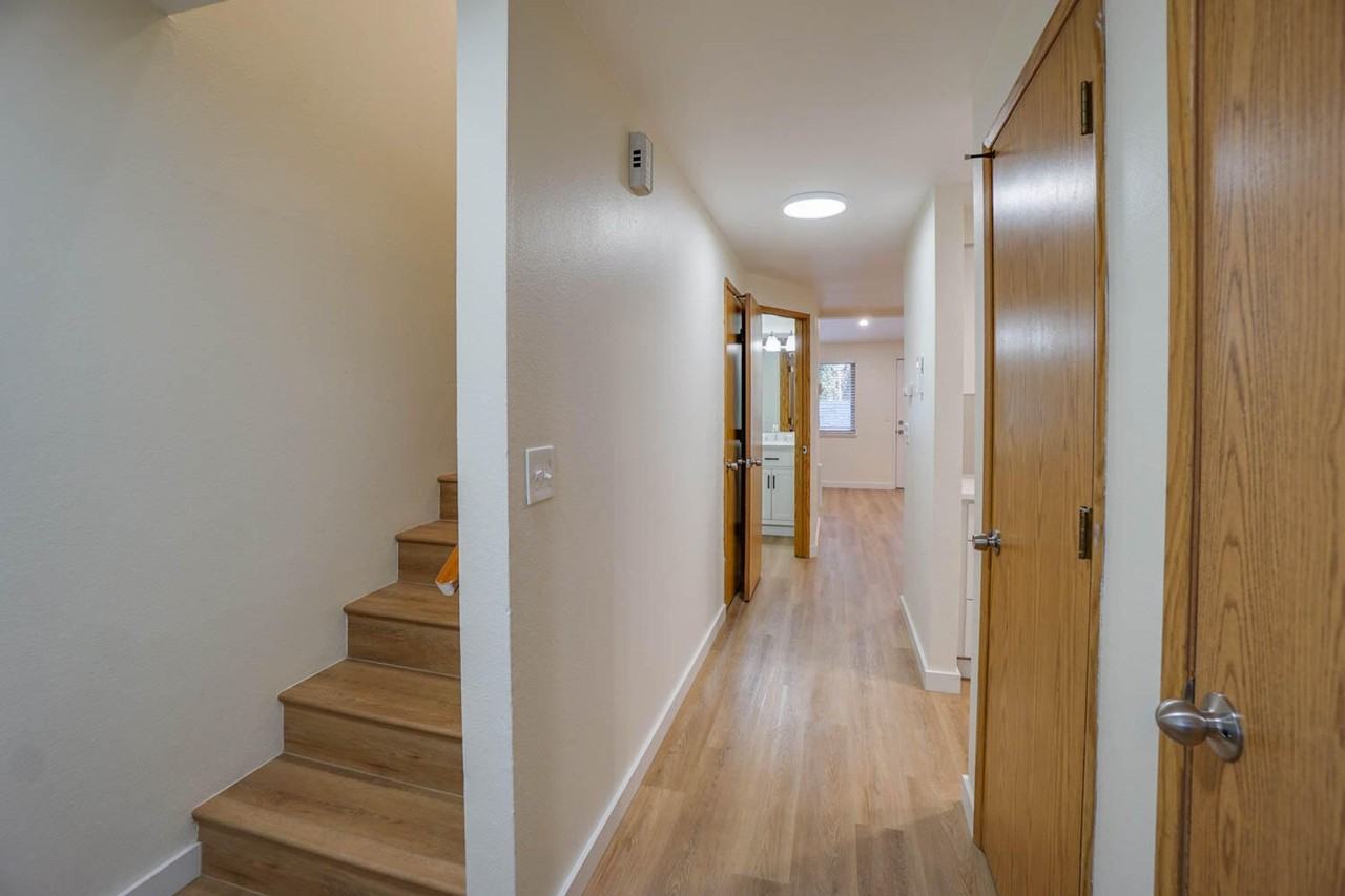 Northridge Condominiums - Photo 5 of 17