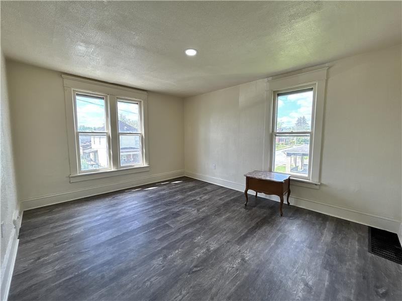 1317 Plum St #2 - Photo 4 of 8