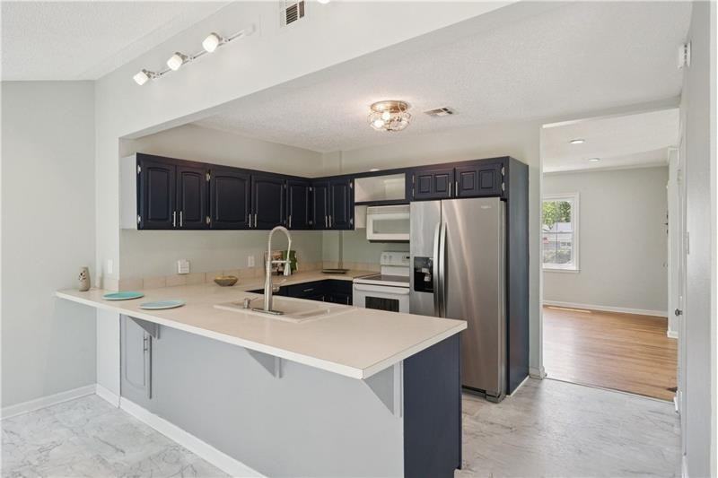 1417 S Quebec Ave - Photo 3 of 15