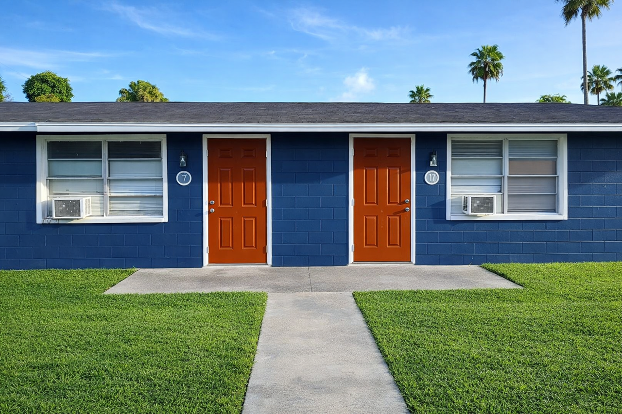 Oak Leaf Apartments - Photo 3 of 25