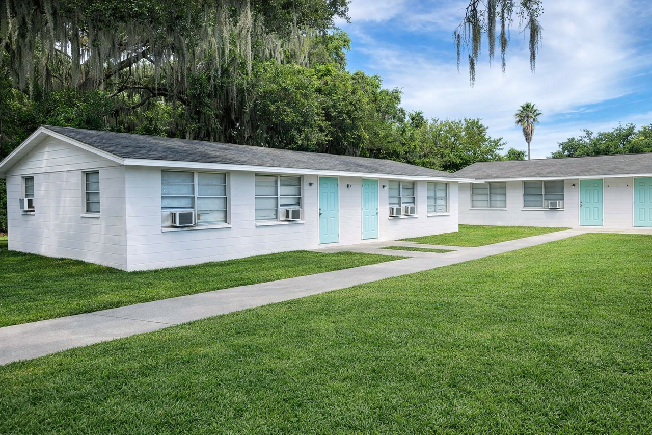 Oak Leaf Apartments - Photo 5 of 25