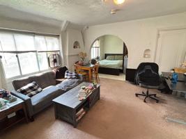 featured image of 4825 Centre Ave