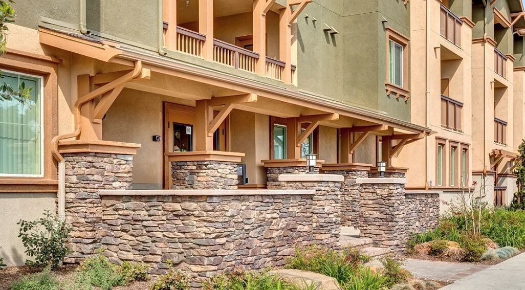 Broadway Villas - Photo 2 of 5