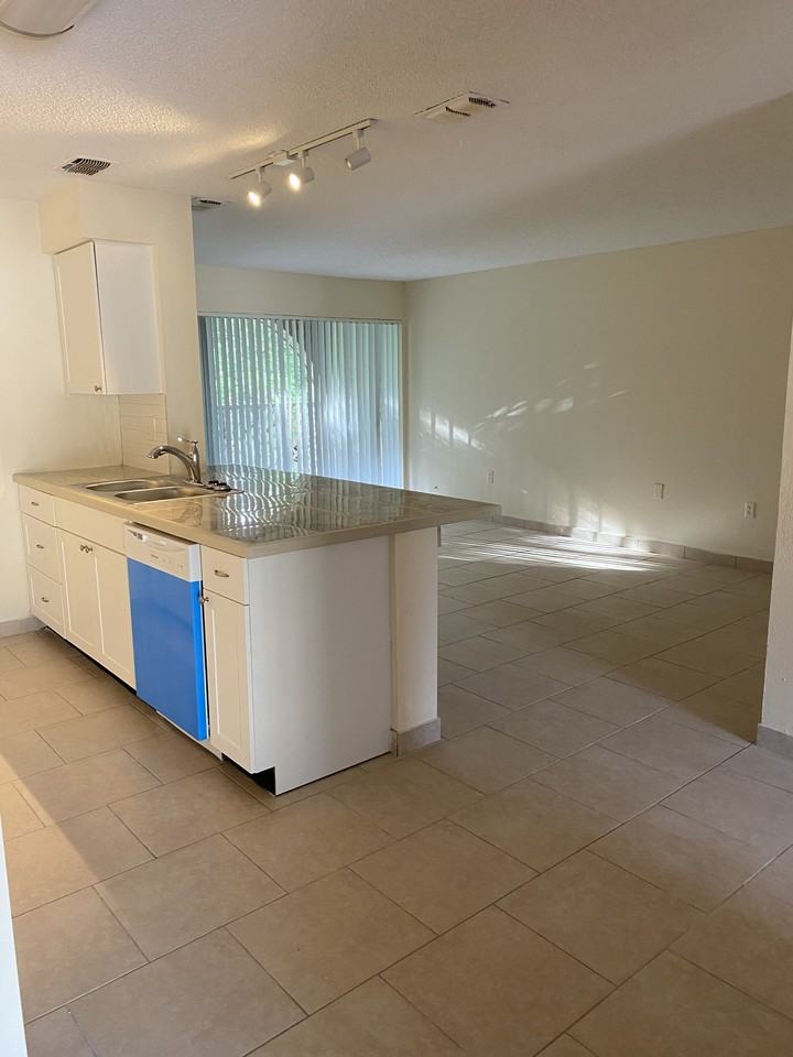 Beltrees Plaza Apartments - Photo 6 of 48