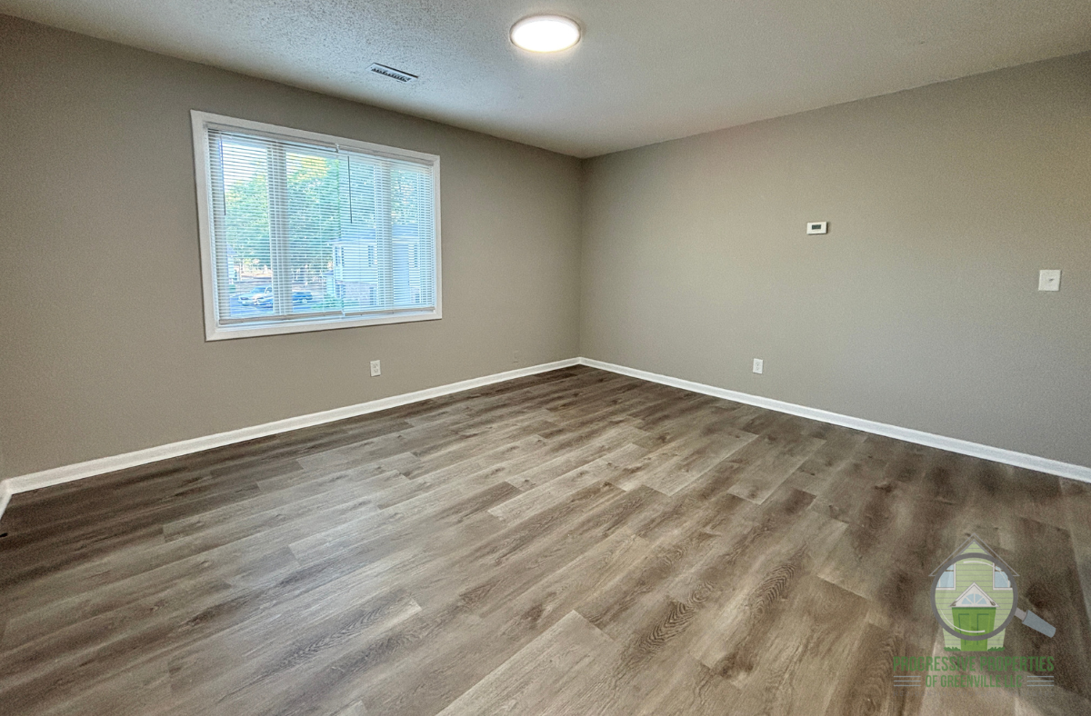 710 North Maple Street - Photo 2 of 10