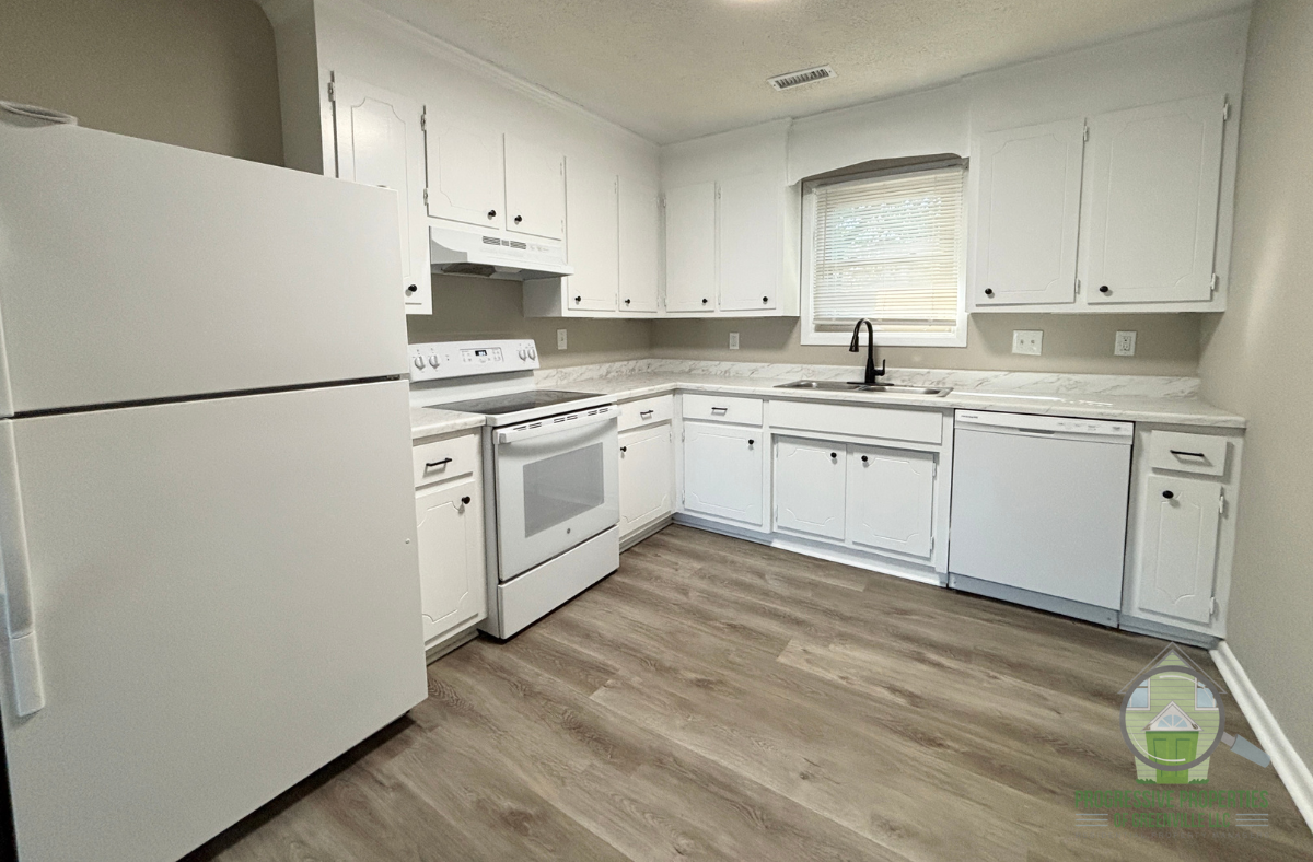 710 North Maple Street - Photo 3 of 10