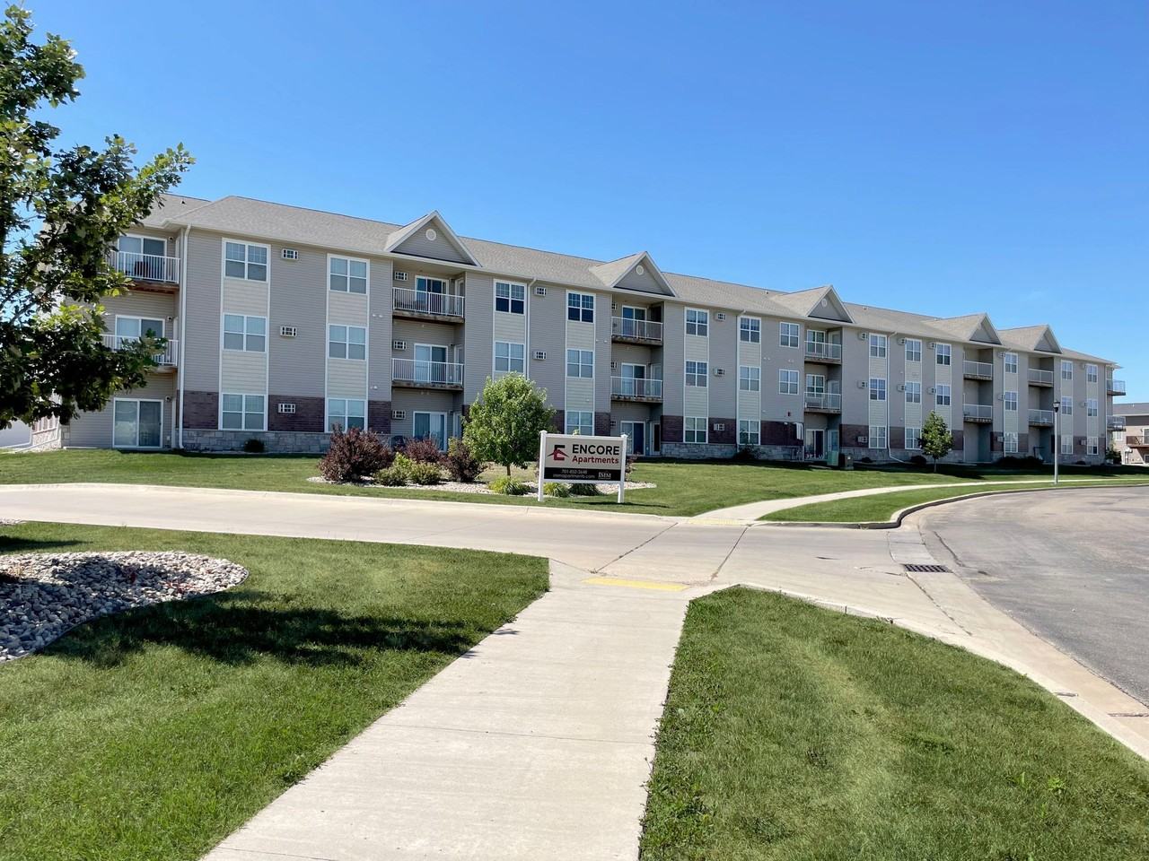 Encore Apartments - Photo 3 of 11