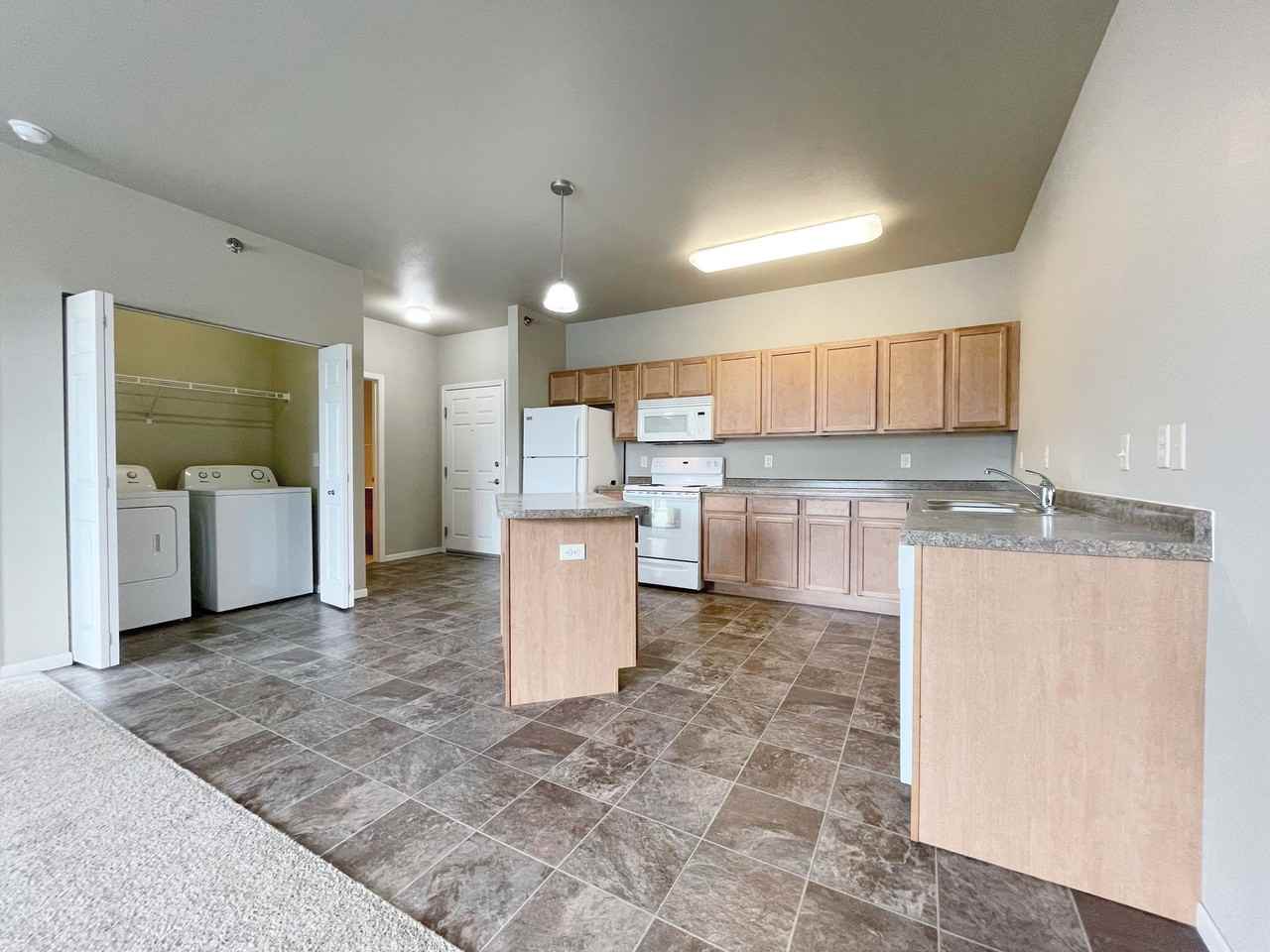 Encore Apartments - Photo 4 of 11