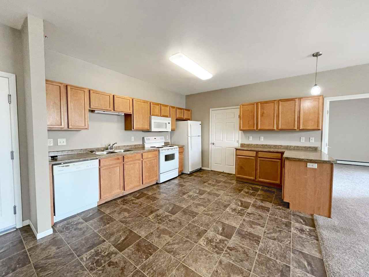 Encore Apartments - Photo 6 of 11