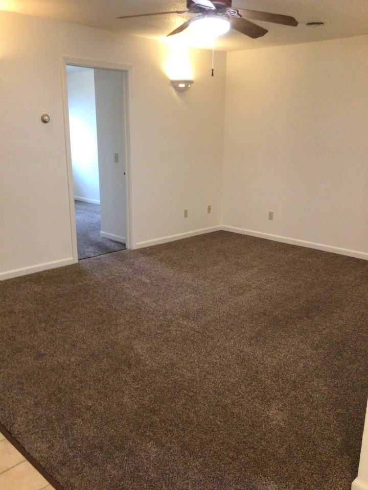 722 W Broomfield - Photo 6 of 50
