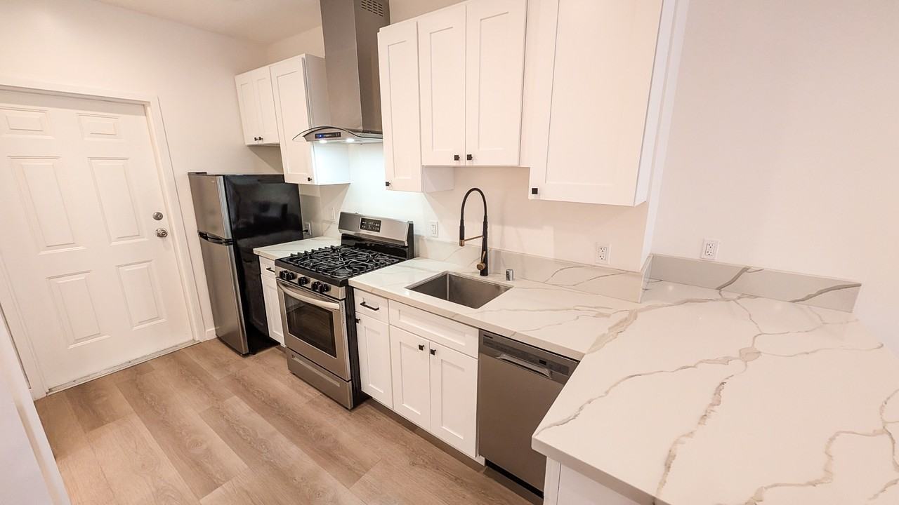 1477 California Street - Photo 3 of 12