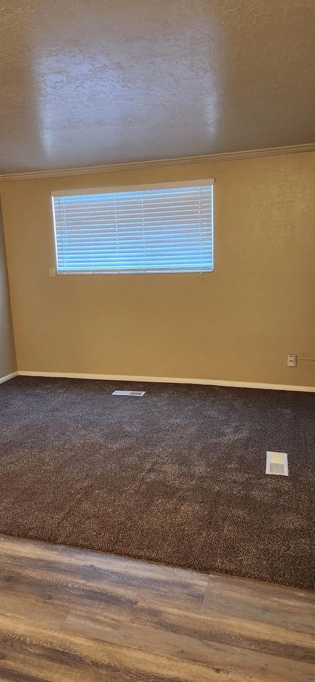 550 West 200 South - Photo 2 of 34