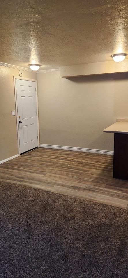 550 West 200 South - Photo 4 of 34