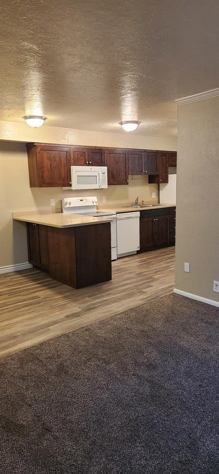 550 West 200 South - Photo 5 of 34