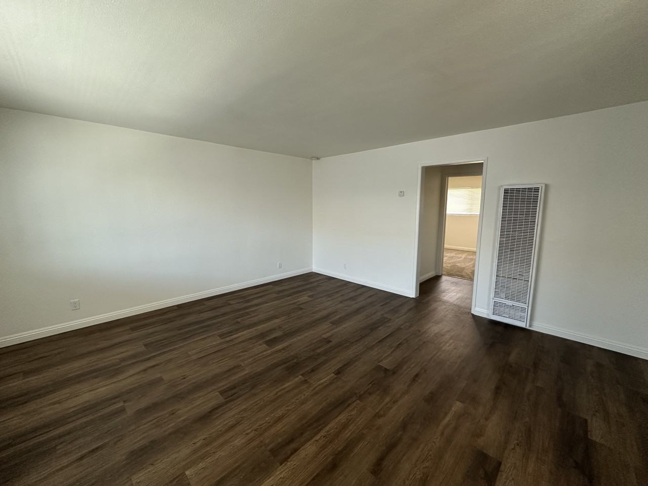 1015 W. E st. - Photo 4 of 14