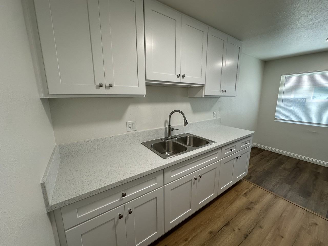 1015 W. E st. - Photo 7 of 14