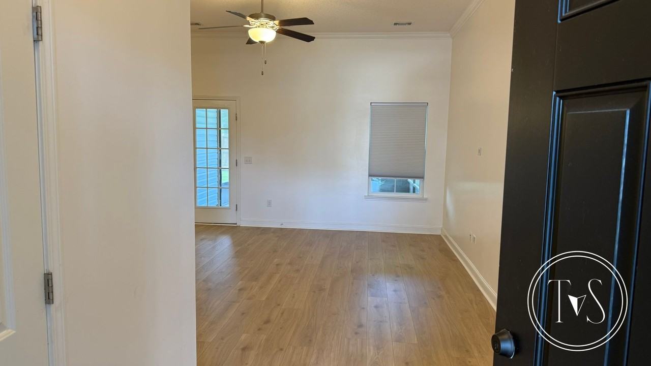500 Thorp Cir - Photo 3 of 29
