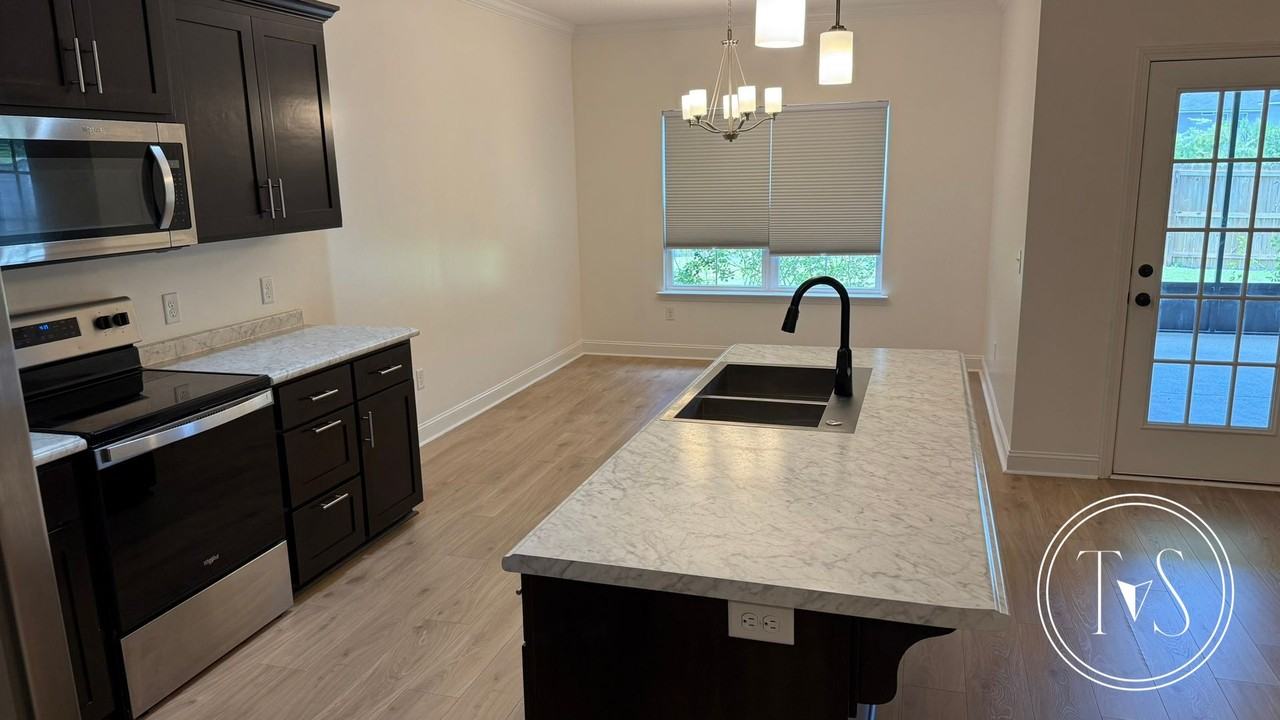 500 Thorp Cir - Photo 4 of 29
