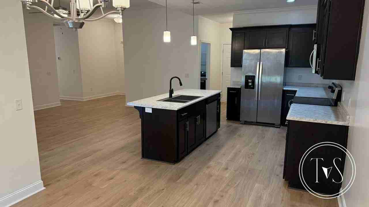 500 Thorp Cir - Photo 5 of 29