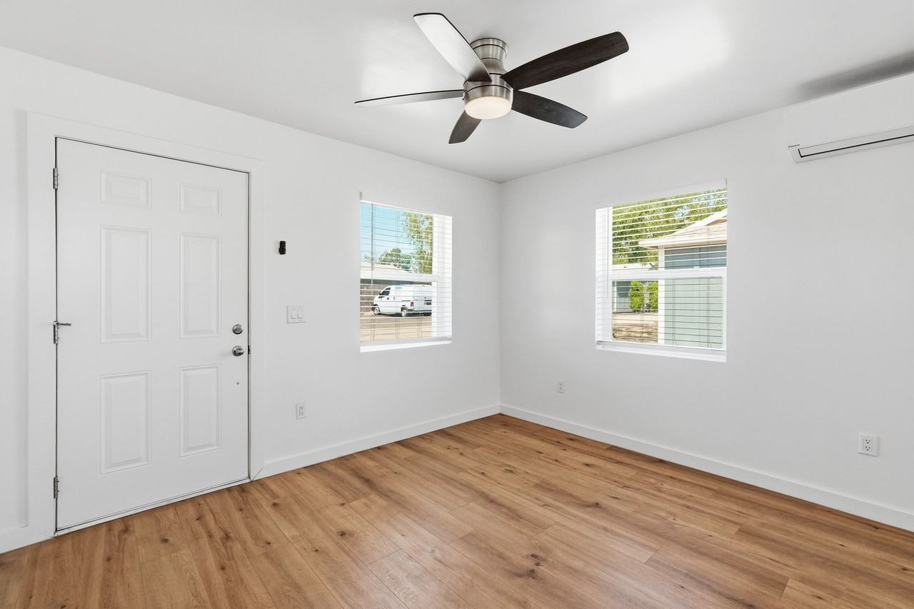1718 North 26th Place - Photo 2 of 24
