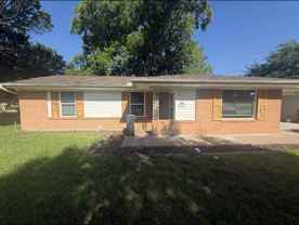 112 Sw Murphy Rd - Photo 1 of 1